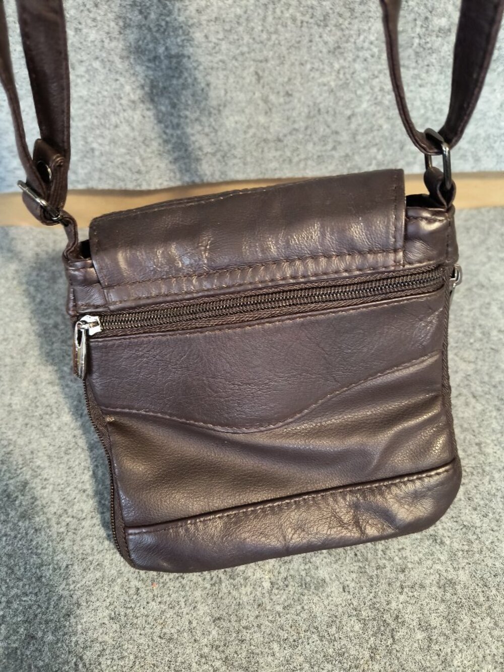 Brown Leather Organizer Crossbody Bag Multi Zip Travel Purse Adjustable Strap - Picture 2 of 6